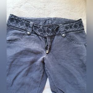 Athleta Gray/charcoal colored linen pants size 10-12 women’s